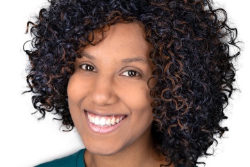attractive-black-woman-headshot